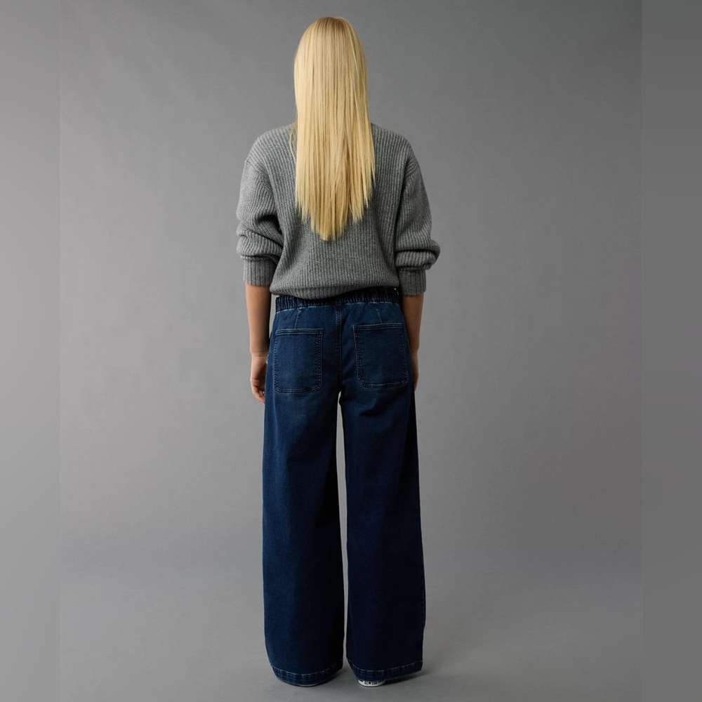 AE Dreamy Drape Cozy Low-Rise Baggy Wide-Leg Jean (Simply Dark Wash) (Size M) - Picture 2 of 11